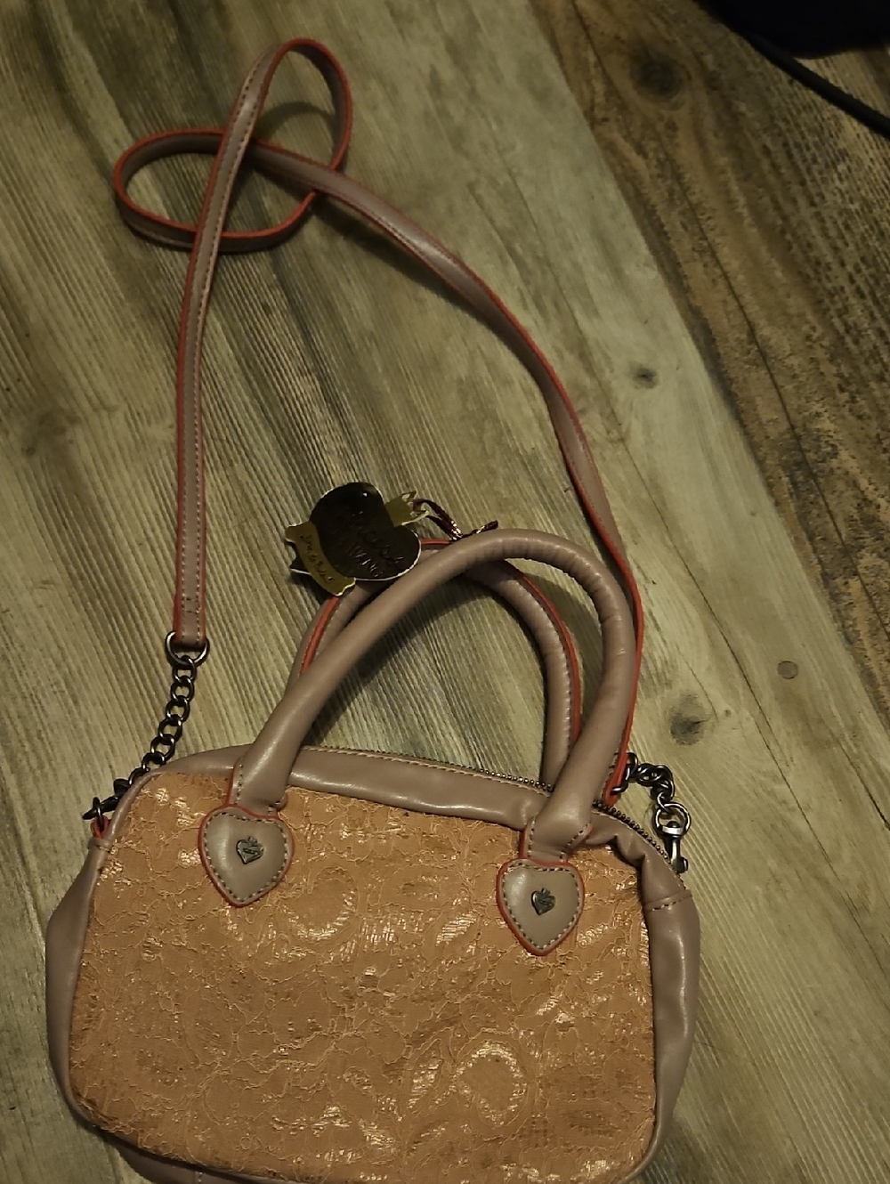 princess vera wang peach lace shoulder bag with blush trim